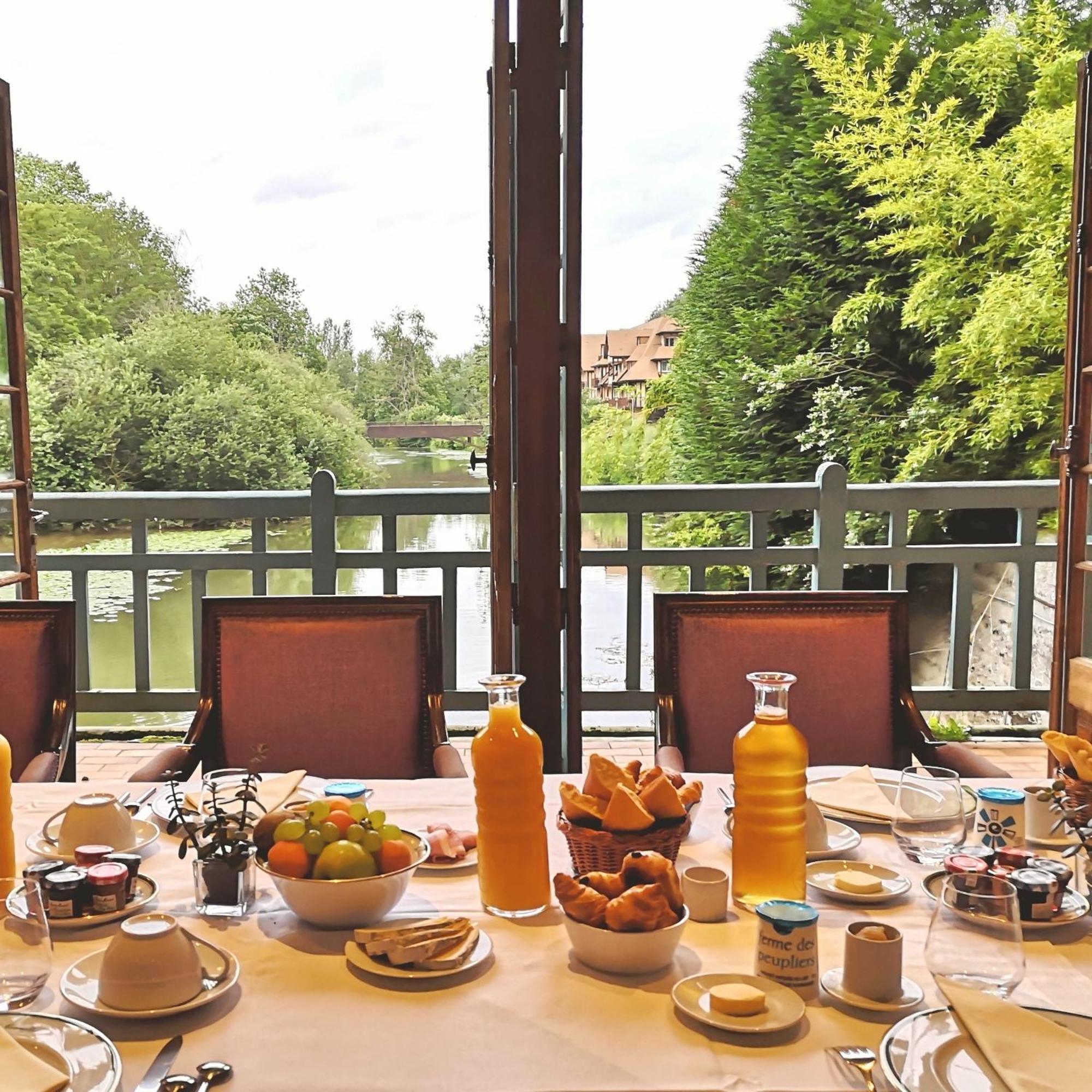 Le Moulin De Connelles Hotell Eksteriør bilde